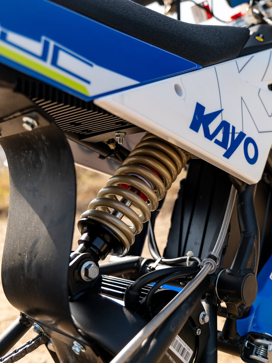 Elektrické stroje KAYO: čtyřkolka eA110 a pitbike eJC Mini