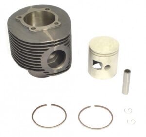 Válec sada ATHENA 005500 Velký objem d 70,5 mm, 223 cc, Cast Iron Cylinder pro PIAGGIO/VESPA Cosa 200 1988-1996, PIAGGIO/VESPA PX 200 1979-2003