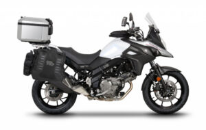 Kompletní sada bočních adventure brašen SHAD TERRA TR40 a hliníkového 48L topcase, včetně montážní sady SHAD SUZUKI DL 650 V-Strom