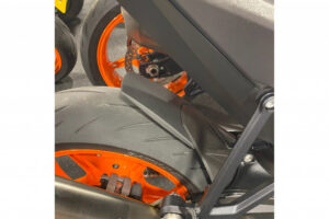 Nástavec zadního blatníku PUIG 22504J matná černá pro KTM Duke 990 2024-2025, KTM Duke 990 R 2024-2025