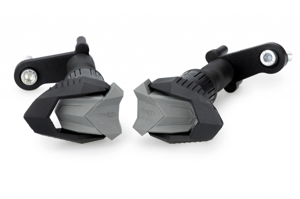 Pádové protektory rámu PUIG R19 22621N černý s šedou gumou pro APRILIA RS 660 (Factory) 2025-2026