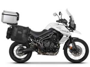 Kompletní sada bočních adventure brašen SHAD TERRA TR40 a hliníkového 55L vrchního kufru, včetně montážní sady SHAD TRIUMPH Tiger 800