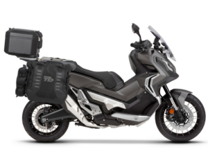 Kompletní sada bočních adventure brašen SHAD TERRA TR40 a  černého hliníkového 48L topcase, včetně montážní sady SHAD HONDA X-ADV 750