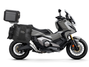 Kompletní sada bočních adventure brašen SHAD TERRA TR40 a  černého hliníkového 48L topcase, včetně montážní sady SHAD HONDA X-ADV 750