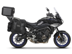 Kompletní sada bočních adventure brašen SHAD TERRA TR40 a  černého hliníkového 48L topcase, včetně montážní sady SHAD YAMAHA MT-09 Tracer / Tracer 900