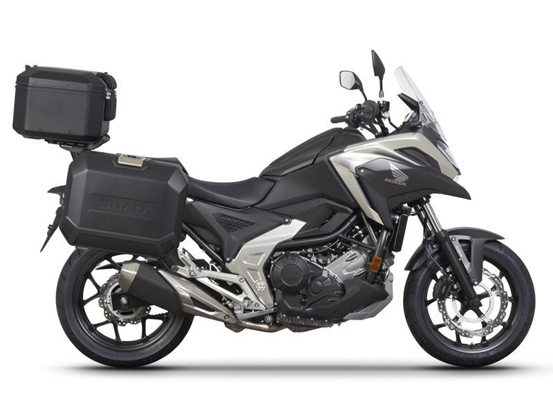 Kompletní sada černých hliníkových kufrů SHAD TERRA BLACK , 37L topcase 36L/36L boční kufry, včetně montážní sady a plotny SHAD HONDA NC 750 X 2021-