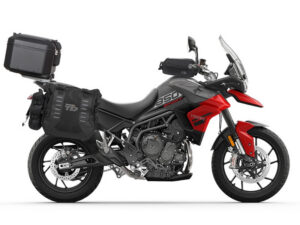 Kompletní sada bočních adventure brašen SHAD TERRA TR40 a  černého hliníkového 37L topcase, včetně montážní sady SHAD TRIUMPH Tiger 900