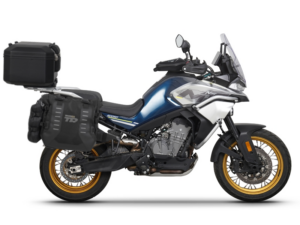 Kompletní sada bočních adventure brašen SHAD TERRA TR40 a  černého hliníkového 55L topcase, včetně montážní sady SHAD CF Moto 800MT
