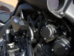 Ochranné rámy motoru RDMOTO CF117KDSLDM matná černá vrchní pro YAMAHA V-Max 1700 2009-2014