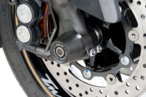 Pádové protektory do osy kola PUIG 8672N černý barevné zátky součástí pro SUZUKI DL 1000 V-STROM 2014-2019