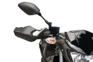 Chrániče páček PUIG MOTORCYCLE 8897C karbonový vzhled pro YAMAHA MT-03 320 2016-2026