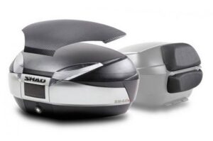 Vrchní kufr na motorku SHAD SH48 D0B48406R Nový titan s opěrkou, karbonový kryt a zámek PREMIUM SMART